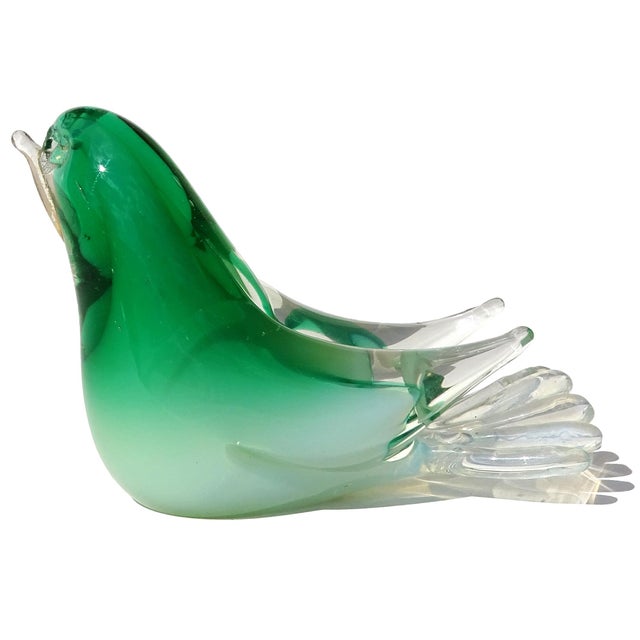 Murano Sommerso Emerald Green White Opal Body Gold Flecks Accents Italian Art Glass Vintage Bird Figurine For Sale In Orlando - Image 6 of 8