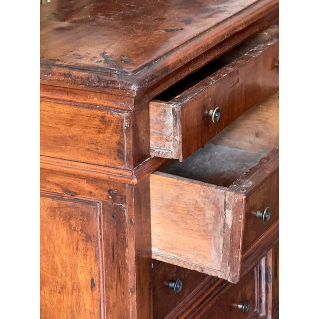 Wood 18th Century Italian Walnut Commode With Four Drawers For Sale - Image 7 of 13