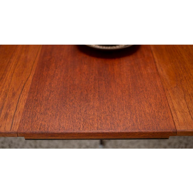 Model 55 Round Extendable Dining Table from Omann Jun, Denmark, 1960s For Sale - Image 10 of 11