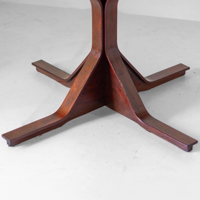 Round Wooden Model 522 Dining Table by Gianfranco Frattini for Bernini, 1960s For Sale - Image 6 of 17