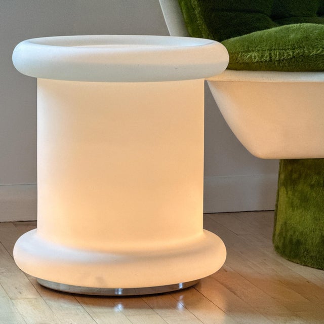 Vintage 1970s Italian Satin Opaline Glass Floor Lamp - Sculptural Illuminated Side Table - Space Age Matte Frosted Glass Pedestal Lamp For Sale In Philadelphia - Image 6 of 18