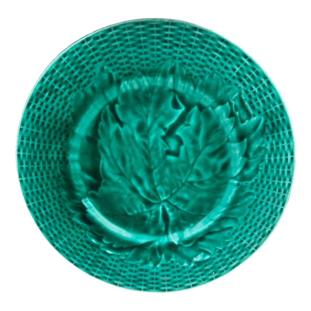 English Green Majolica Leaves Plate, Circa 1890 For Sale