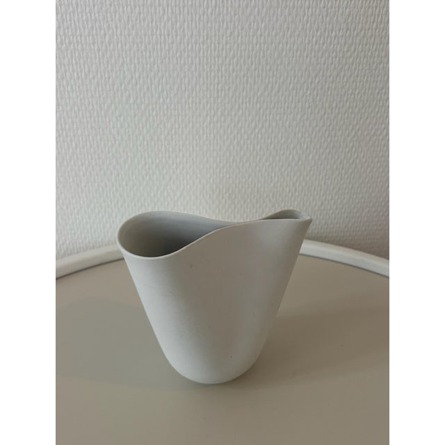 Ceramic Vases and Bowl in White Stoneware by Stig Lindberg for Gustavsberg, 1950, Set of 3 For Sale - Image 7 of 9