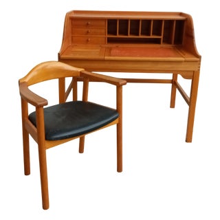 Oregon Pine Desk and Chair by Andreas Hansen for Hadsten, 1970s, Set of 2 For Sale