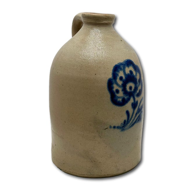 Blue Outstanding Mid 1800s Antique American Blue Flower Decorated Stoneware 1 Gallon Jug in Excellent Condition. For Sale - Image 8 of 18