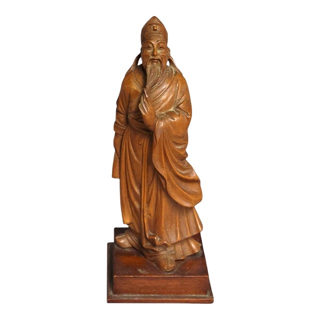 Finely Carved Chinese Scholar Figure in Boxwood, Circa 1900 Qing For Sale