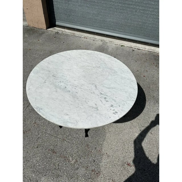 Art Deco 1940s French Art Deco Cast Iron Base Round Carrara Marble Top Dining Table For Sale - Image 3 of 13