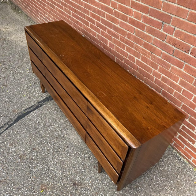 1960s American of Martinsville Lowboy Dresser With Mirror For Sale - Image 11 of 12