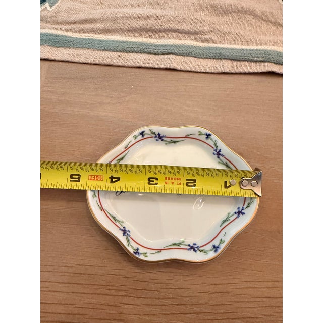 Mottahedeh Mottahedeh Porcelain Trinket Dish French J’aime Et J’ Espere For Sale - Image 4 of 5
