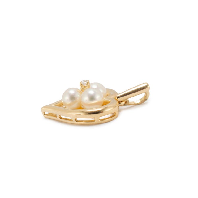 Early 21st Century Retired Mikimoto 18k Yellow Gold Pearl Pendant Heart Motif Drop Pendant For Sale - Image 5 of 8