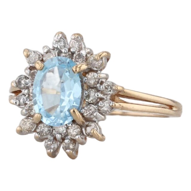 Mid 20th Century 1.61ctw Oval Aquamarine Diamond Halo Ring 14k Yellow Gold Size 7.25 For Sale