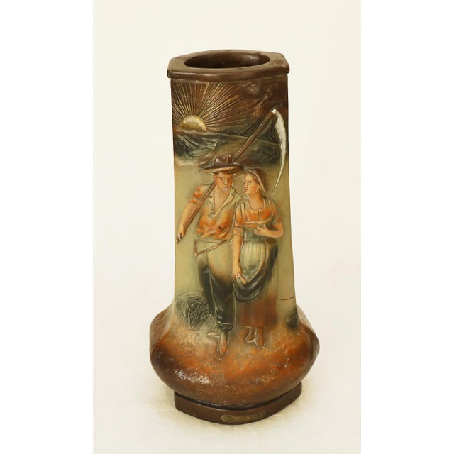 Pair of large Art Nouveau flower vases Pair of achatite vases, made in France, 1880/1900. Decorative depiction of a...