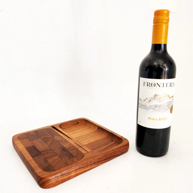 1960s Danish Teak Wood Small Cheese/Charcuterie Board For Sale In Miami - Image 6 of 10