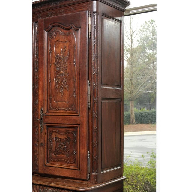 Wood French 1810s Carved Oak Buffet à Deux-Corps from the Picardie Region of France For Sale - Image 7 of 11