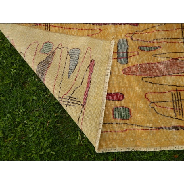 Vintage Zeki Müren Rug With a Modern Design - Turkish Art Deco Rug 5′ × 8′2″ For Sale - Image 10 of 11