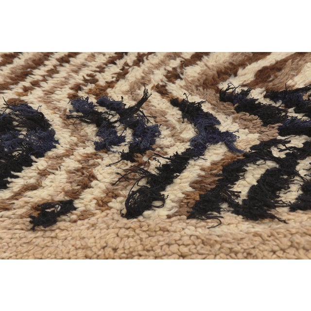 Late 20th Century Vintage Azilal Moroccan Rug, 02'04 X 06'02 For Sale - Image 5 of 10