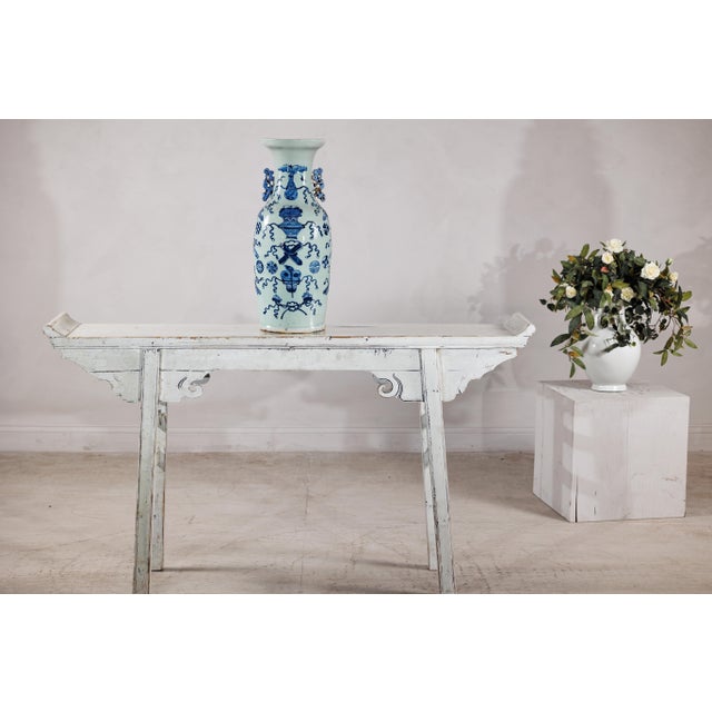 Blue and White Chinese Altar Vase with Light Celadon Tint For Sale - Image 16 of 18