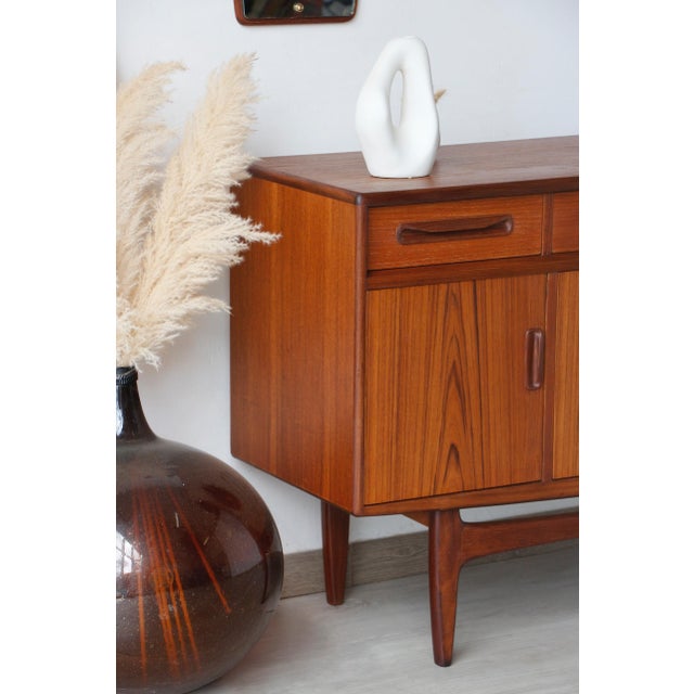 Vintage Teak Fresco Sideboard by Victor Wilkins for G-Plan, 1960s For Sale - Image 13 of 18