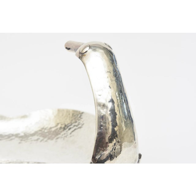 1980s Vintage Hand Hammered Silver Plate Monumental Scalloped Serving Bow With Duck Neck,1980's For Sale - Image 5 of 11