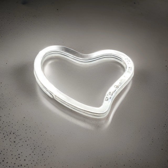 Authentic Tiffany & Co Estate Heart Money Clip or Bookmark Sterling Silver TIF819 This beautifully Tiffany money clip has...