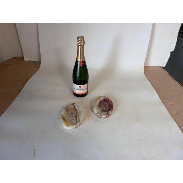 Pair of Ashtrays, Vide Poches, in Onyx, Oval Shape, Polished, Italy 1960.