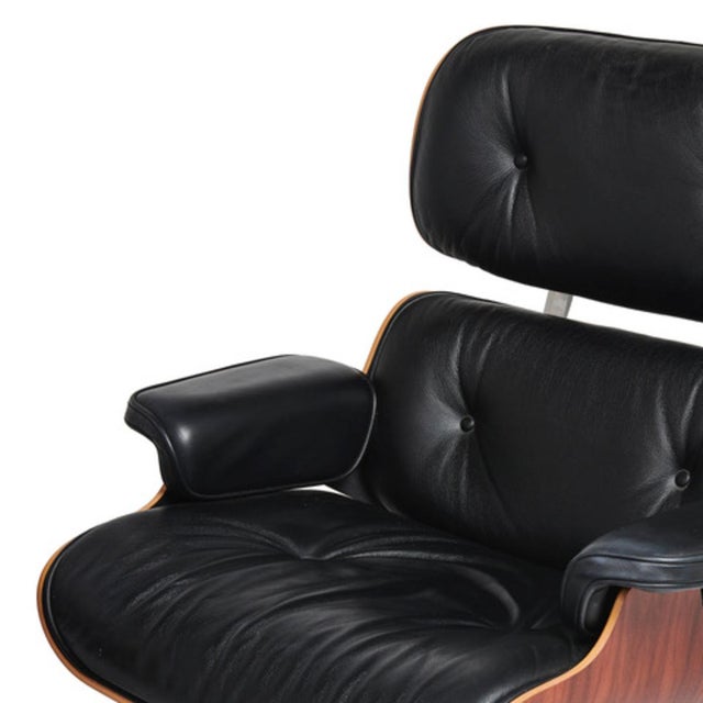 Set of Model 670 Lounge Chair and Model 671 Ottoman by Charles and Ray Eames Mobilier International Edition, 1956 For Sale - Image 3 of 5