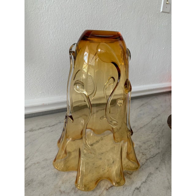 1950s Tall Amber Art Glass Vase in the Style of Empoli Glass For Sale - Image 4 of 13