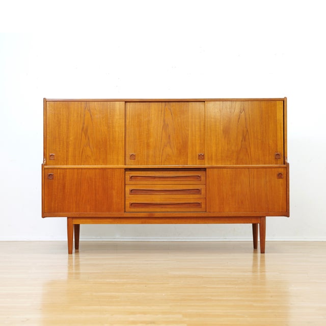 Johannes Andersen Mid Century Hutch Credenza Attributed to Johannes Andersen For Sale - Image 4 of 14