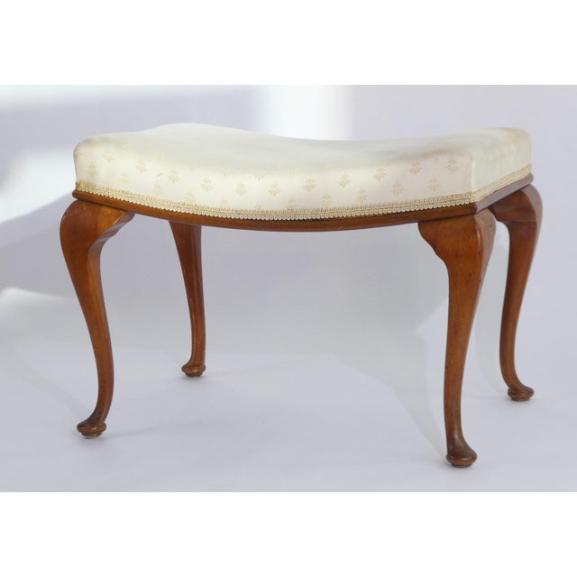 Wood Antique Queen Ann Ottoman with Rectangular Wooden Cabriole Legs and White Upholstery, 1920s For Sale - Image 7 of 12