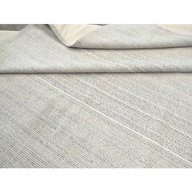 Galerie Shabab Collection Mid-20th Century Handmade Turkish Flat-Weave Kilim Room Size Carpet For Sale - Image 10 of 10