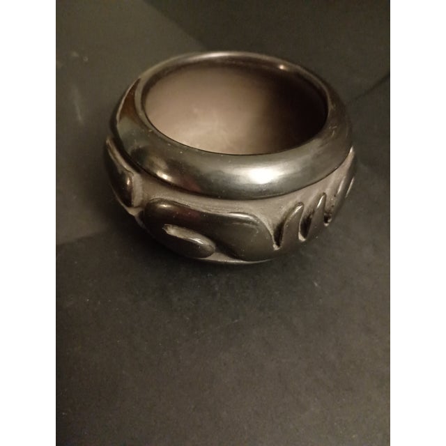 Black Native American Black Santa Clara Pueblo Clay Pot (1999) by Vickie Martinez For Sale - Image 8 of 11