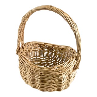 Classic Vintage Market Fruit Basket For Sale