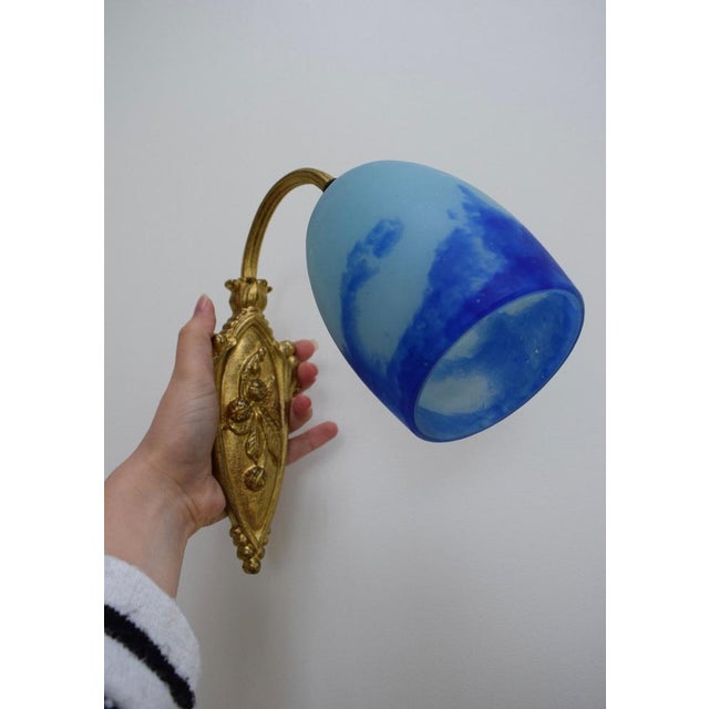 Art Deco Wall Sconce in Gilt Bronze and Blue Glass Paste, 1930s For Sale - Image 3 of 11
