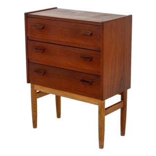 Mills-Denmark Danish Modern Walnut End Table For Sale