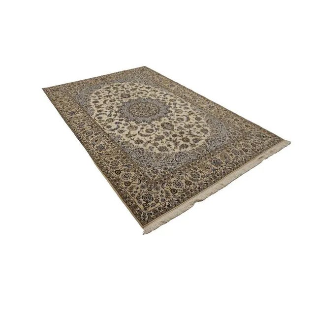 Middle Eastern Hand-Knotted Rug in Silk For Sale - Image 9 of 11