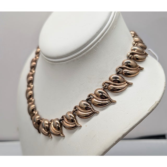 Trifari Vintage 1938 Signed Crown Trifari Alfred Philippe Goldtone Leaf Link Collar Necklace For Sale - Image 4 of 11