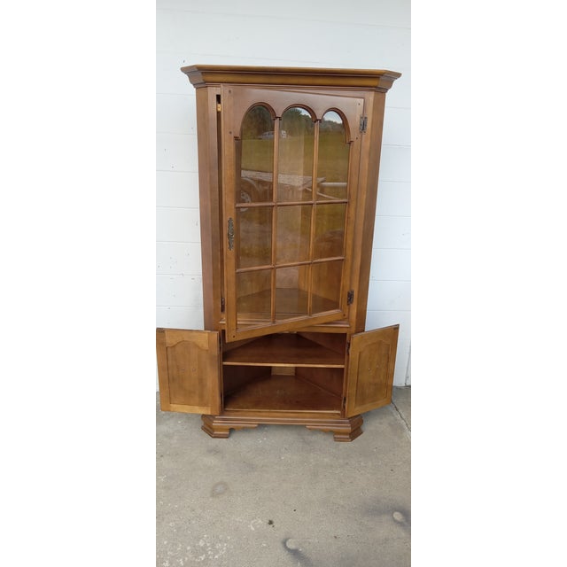 Robert Treate Hogg 1950s Styled After Robert Treate Hogg Chippendale Walnut Corner Cabinet For Sale - Image 4 of 11