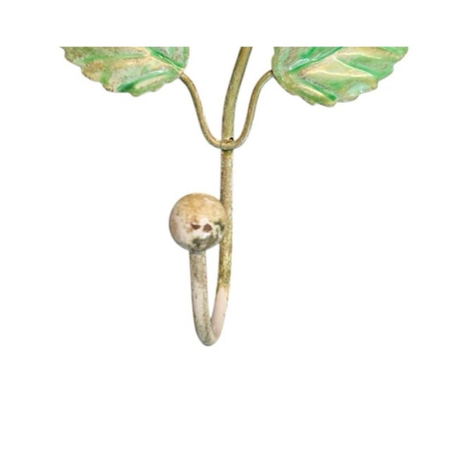 Hollywood Regency Vintage Italian White Tole Daisy Flower Hook Rack / Toleware Floral Wall / Coat / Robe Hook For Sale - Image 3 of 5