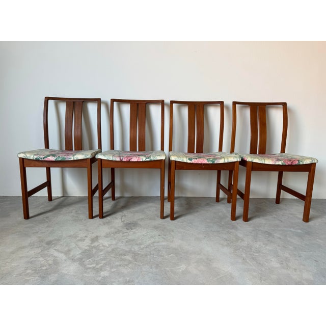 Set of Six – Mid-Century Danish Modern Teak Dining Chairs, Attributed to Linde Nilsson for Lammhults, Sweden For Sale - Image 9 of 12