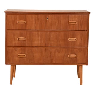 Scandinavian Chest of Drawers in Teak with Double Carved Oak Handles, 1950s For Sale