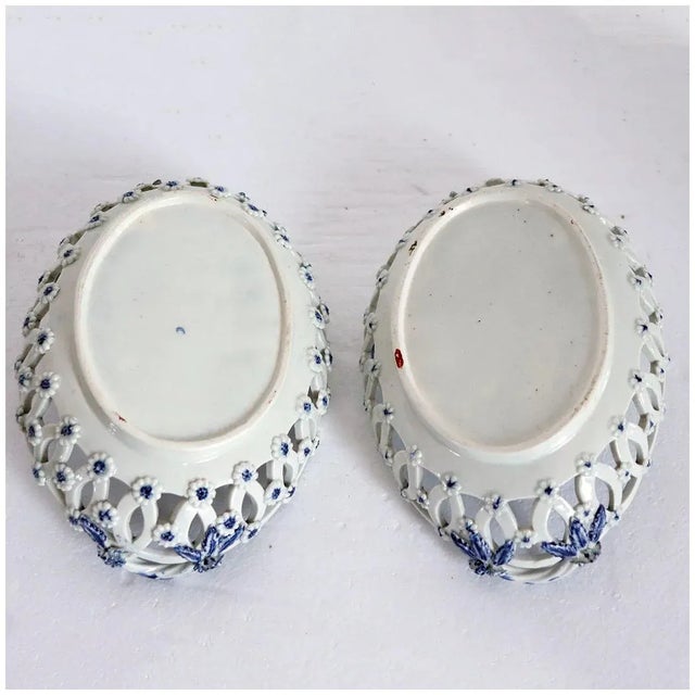 English 1st Period Dr. Wall Worcester Soft Paste Porcelain Pine Cone Oval Baskets - A Pair For Sale - Image 10 of 13
