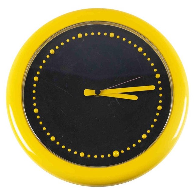 1980s Vintage Yellow Wall Clock in Plastic, Italy, 1980s For Sale - Image 5 of 5