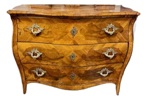 19th Century Italian Walnut Bombe' Commode