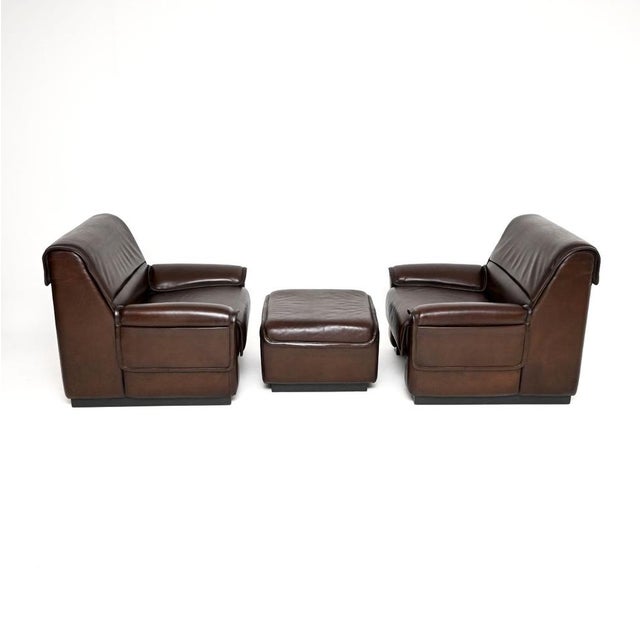 Mid-Century Modern Vintage Leather Armchairs and Ottoman from de Sede, 1960s, Set of 3 For Sale - Image 3 of 11