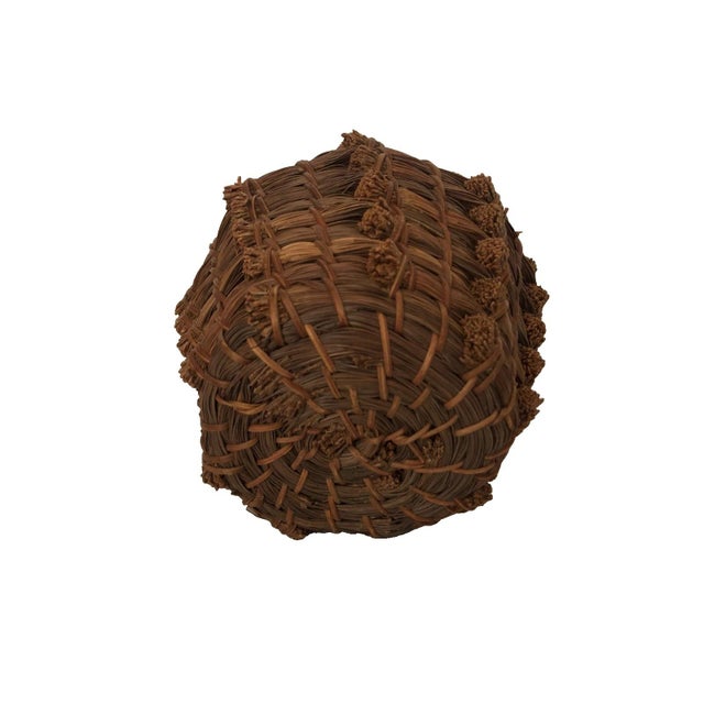 1980s Pine Needle Coil Basket Native American Southeast Usa Hand Crafted 5.75" Tall For Sale - Image 4 of 5