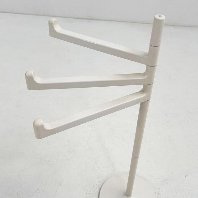 White Standing Towel Rack by Makio Hasuike for Gedy, 1970s For Sale - Image 4 of 7