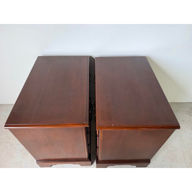 Vintage Drexel Georgian Style Cherry Nightstands – A Pair For Sale - Image 13 of 13