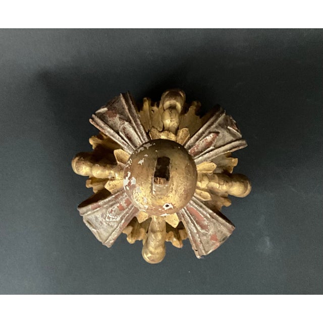 18th Century Baroque Iberian Religious Crown in Carved Gilt and Silvered Wood For Sale - Image 4 of 7