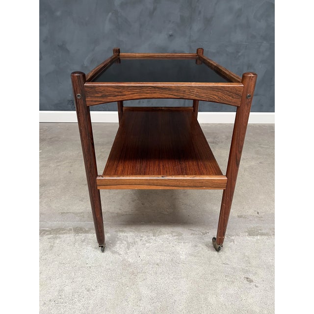 Mid-Century Modern Rosewood Rolling Cart with Black Formica Top, 1960s For Sale - Image 3 of 9