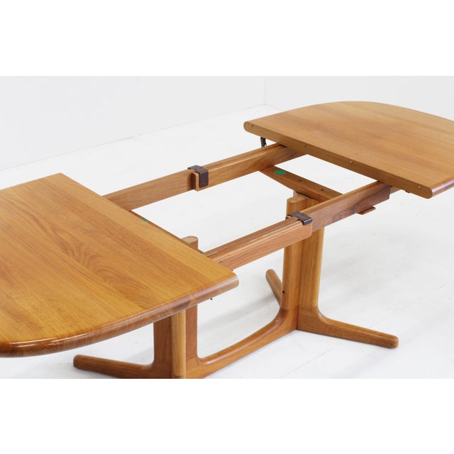Wood Vintage Danish Oval Extendable Dining Table in Teak, 1960s For Sale - Image 7 of 10